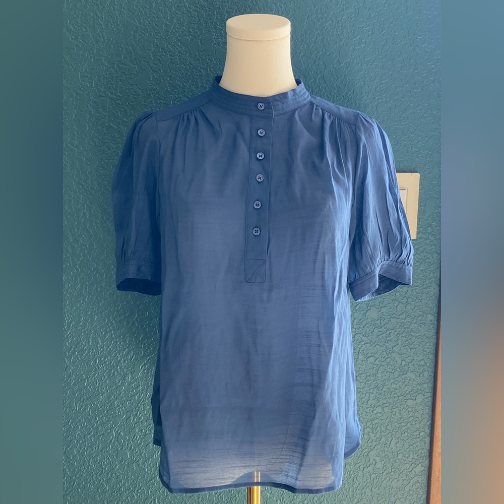 Banana republic blue short sleeve blouse NWT
